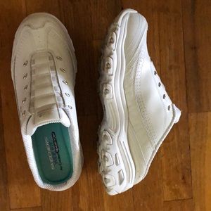 Sketchers Wide Fit Memory Foam